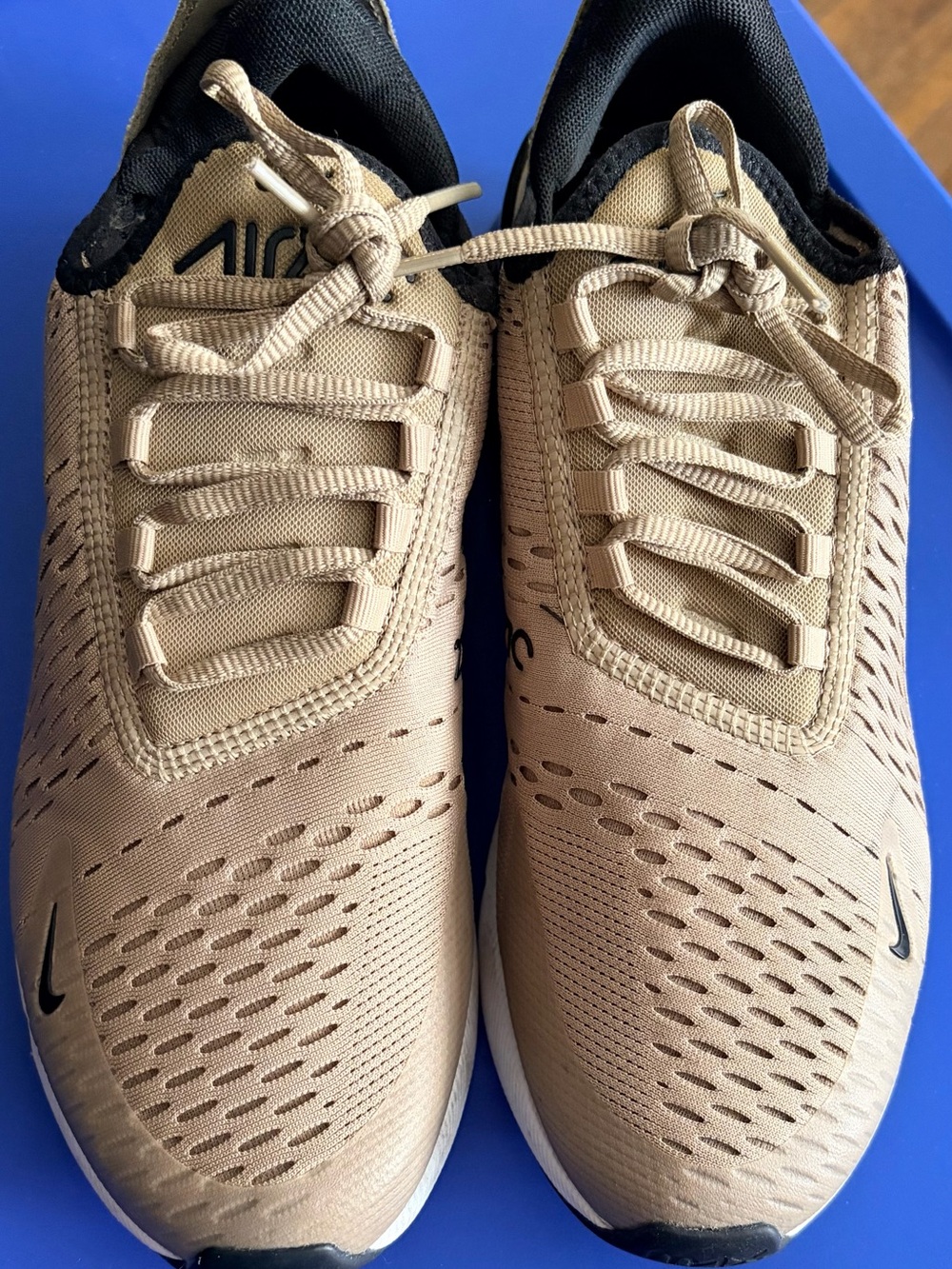 Women’s Nike 270’s size 8